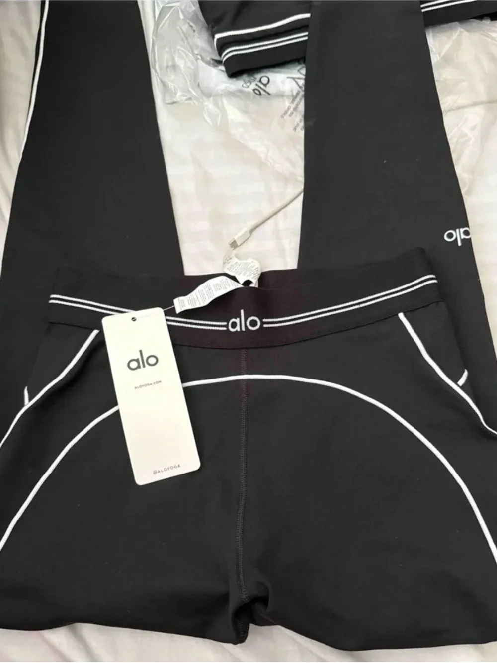 ALO set Yoga Black Sports Bra with matching leggings with White Piping